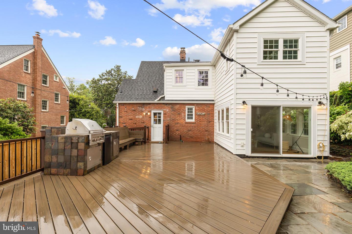 2819 S JOYCE ST, ARLINGTON, Virginia 22202, 4 Bedrooms Bedrooms, ,4 BathroomsBathrooms,Residential,For sale,2819 S JOYCE ST,VAAR2055498 MLS # VAAR2055498