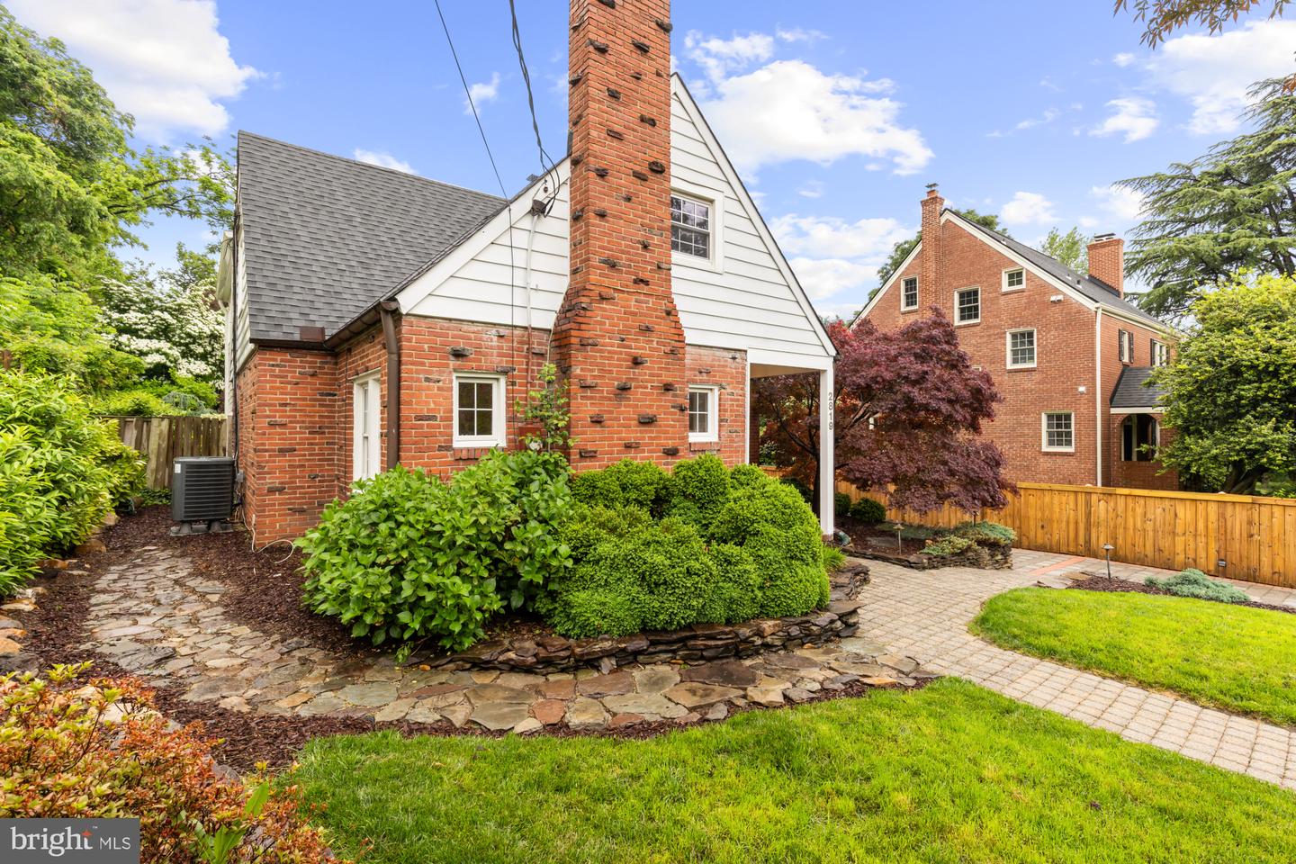 2819 S JOYCE ST, ARLINGTON, Virginia 22202, 4 Bedrooms Bedrooms, ,4 BathroomsBathrooms,Residential,For sale,2819 S JOYCE ST,VAAR2055498 MLS # VAAR2055498