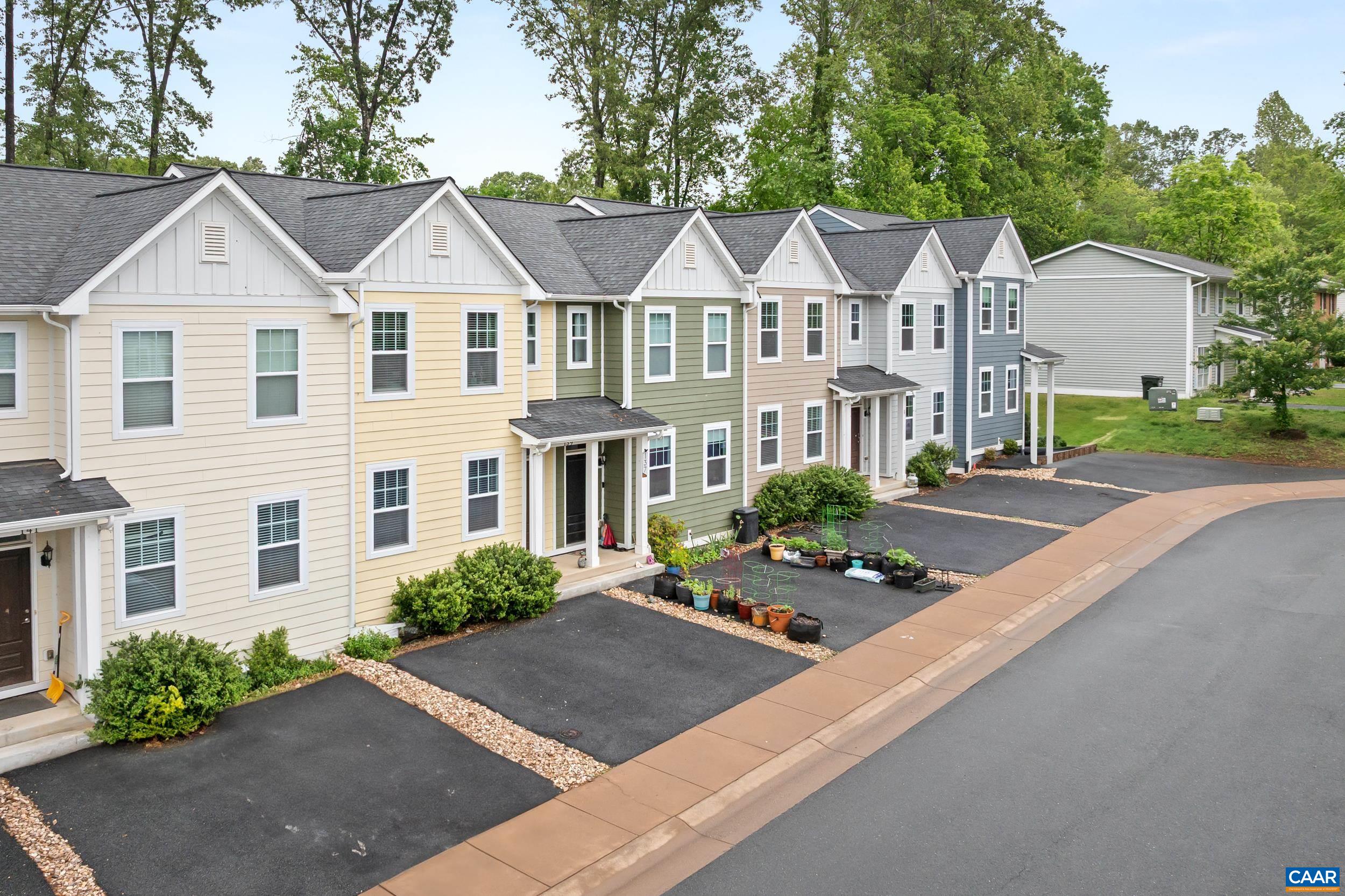 139 LONGWOOD DR, CHARLOTTESVILLE, Virginia 22903, 4 Bedrooms Bedrooms, ,3 BathroomsBathrooms,Residential,CABELL,139 LONGWOOD DR,664524 MLS # 664524