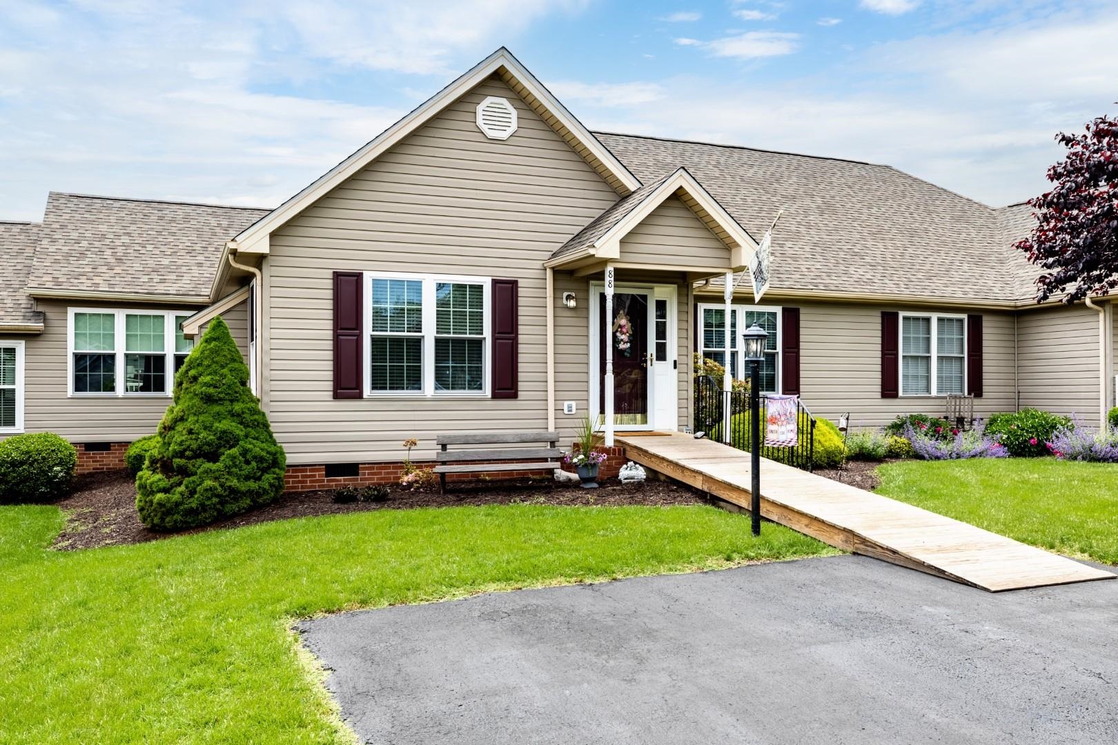 88 ASHLEIGH DR, WAYNESBORO, Virginia 22980, 2 Bedrooms Bedrooms, ,2 BathroomsBathrooms,Residential,88 ASHLEIGH DR,664572 MLS # 664572