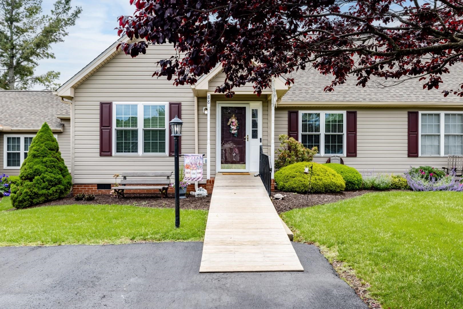 88 ASHLEIGH DR, WAYNESBORO, Virginia 22980, 2 Bedrooms Bedrooms, ,2 BathroomsBathrooms,Residential,88 ASHLEIGH DR,664572 MLS # 664572
