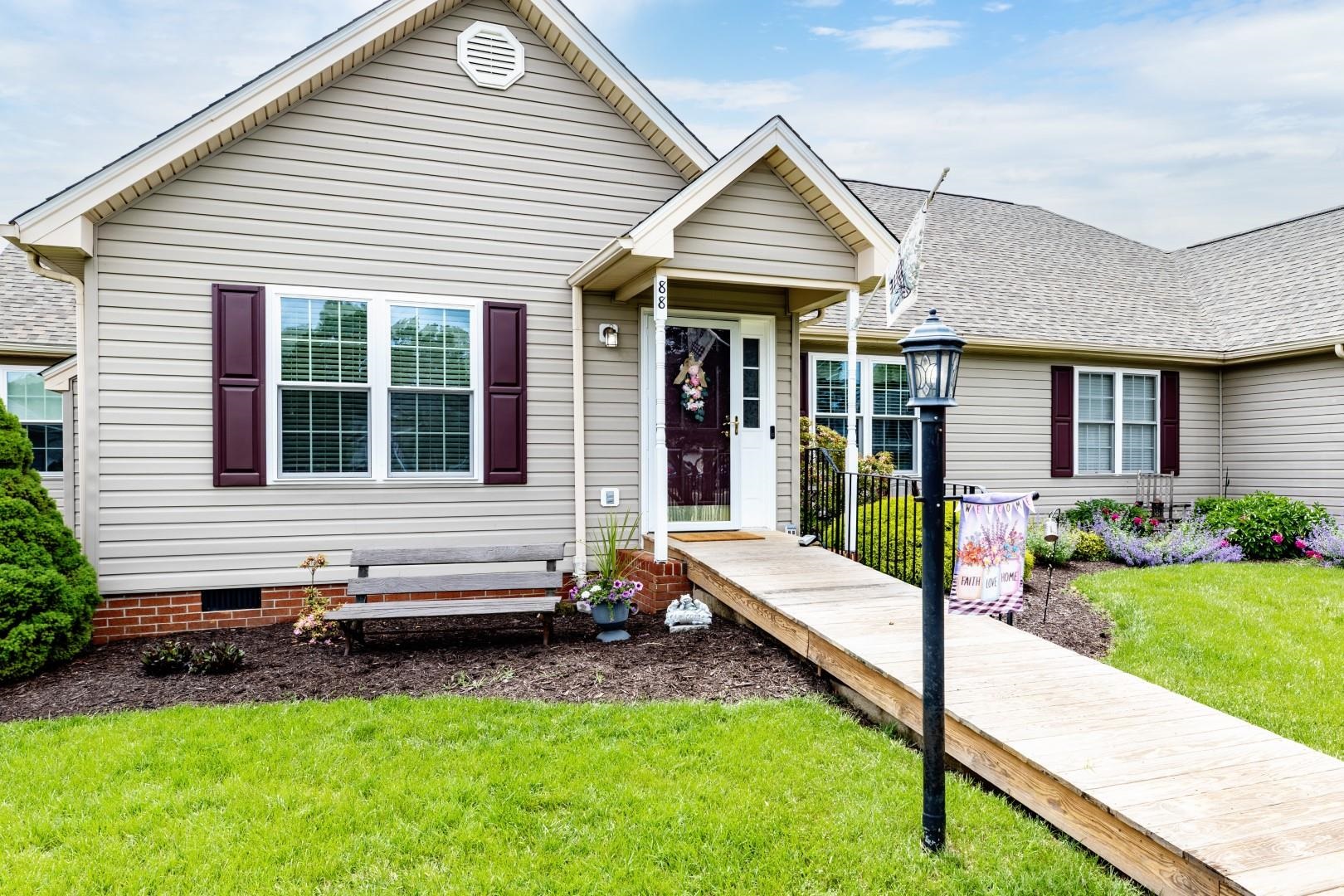 88 ASHLEIGH DR, WAYNESBORO, Virginia 22980, 2 Bedrooms Bedrooms, ,2 BathroomsBathrooms,Residential,88 ASHLEIGH DR,664572 MLS # 664572