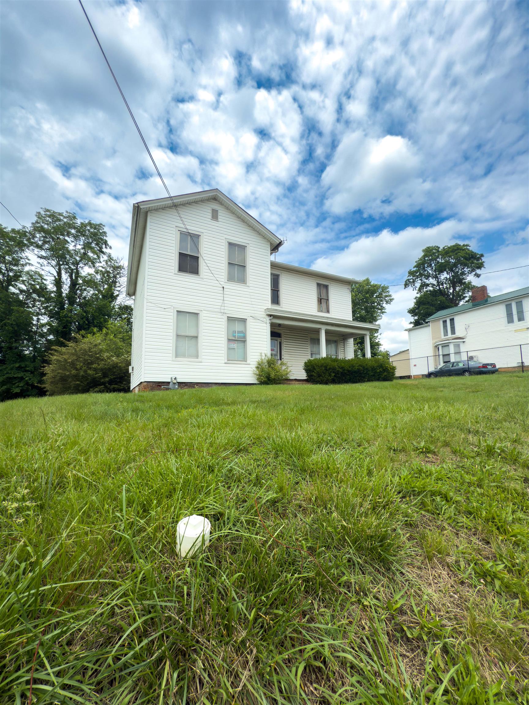 2329 FORT AVE, LYNCHBURG, Virginia 24501, 3 Bedrooms Bedrooms, ,1 BathroomBathrooms,Residential,2329 FORT AVE,664574 MLS # 664574