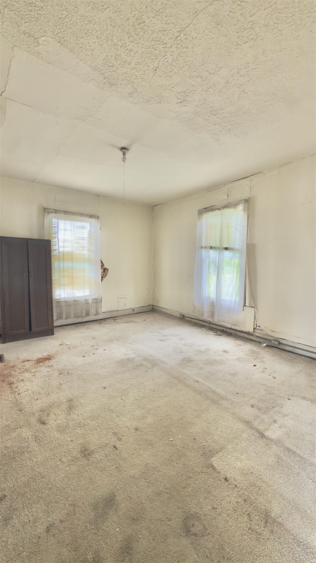 2329 FORT AVE, LYNCHBURG, Virginia 24501, 3 Bedrooms Bedrooms, ,1 BathroomBathrooms,Residential,2329 FORT AVE,664574 MLS # 664574