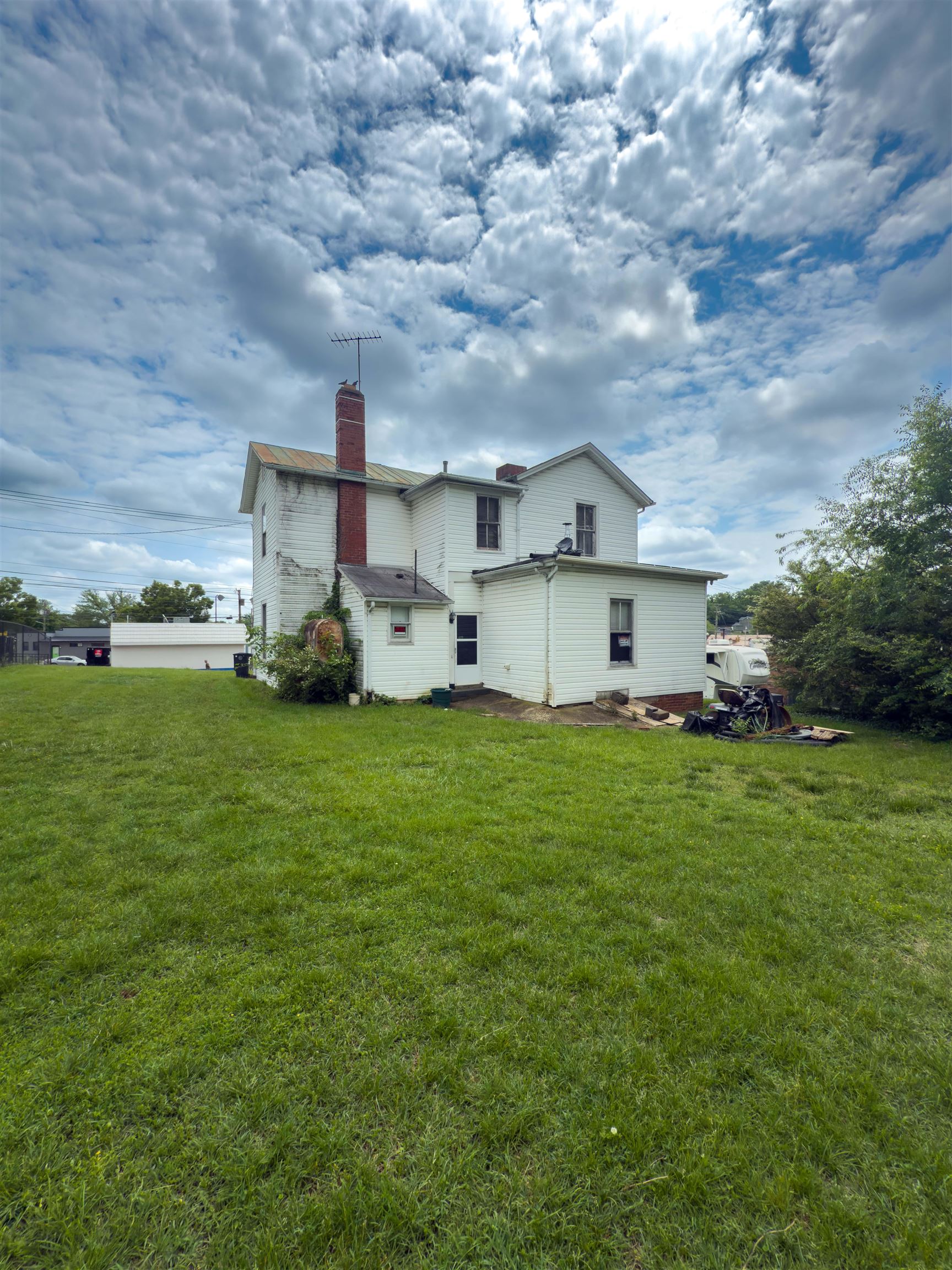 2329 FORT AVE, LYNCHBURG, Virginia 24501, 3 Bedrooms Bedrooms, ,1 BathroomBathrooms,Residential,2329 FORT AVE,664574 MLS # 664574