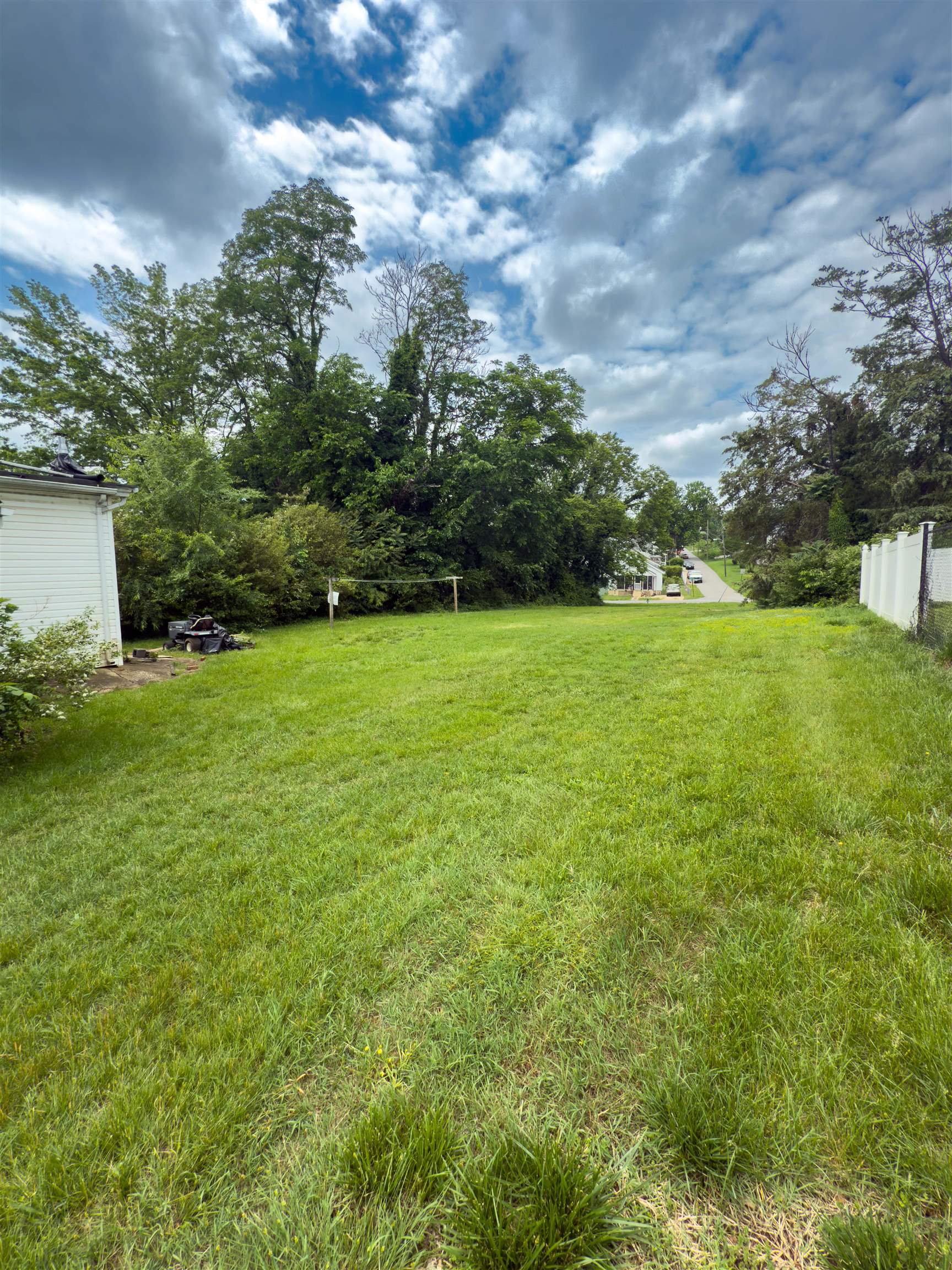 2329 FORT AVE, LYNCHBURG, Virginia 24501, 3 Bedrooms Bedrooms, ,1 BathroomBathrooms,Residential,2329 FORT AVE,664574 MLS # 664574