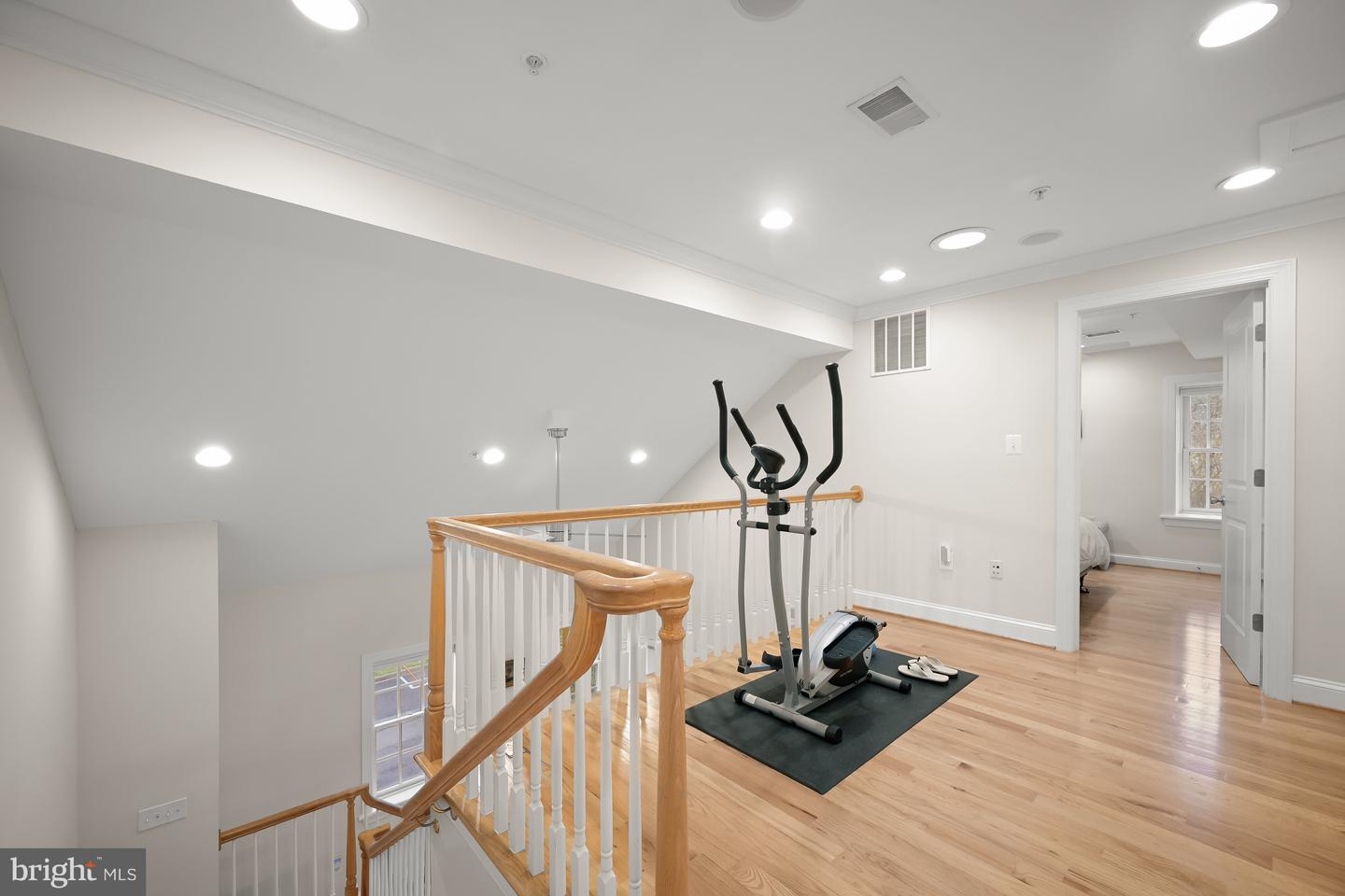 4700 UPTON ST NW #3, WASHINGTON, District Of Columbia 20016, 3 Bedrooms Bedrooms, ,2 BathroomsBathrooms,Residential,For sale,4700 UPTON ST NW #3,DCDC2194466 MLS # DCDC2194466