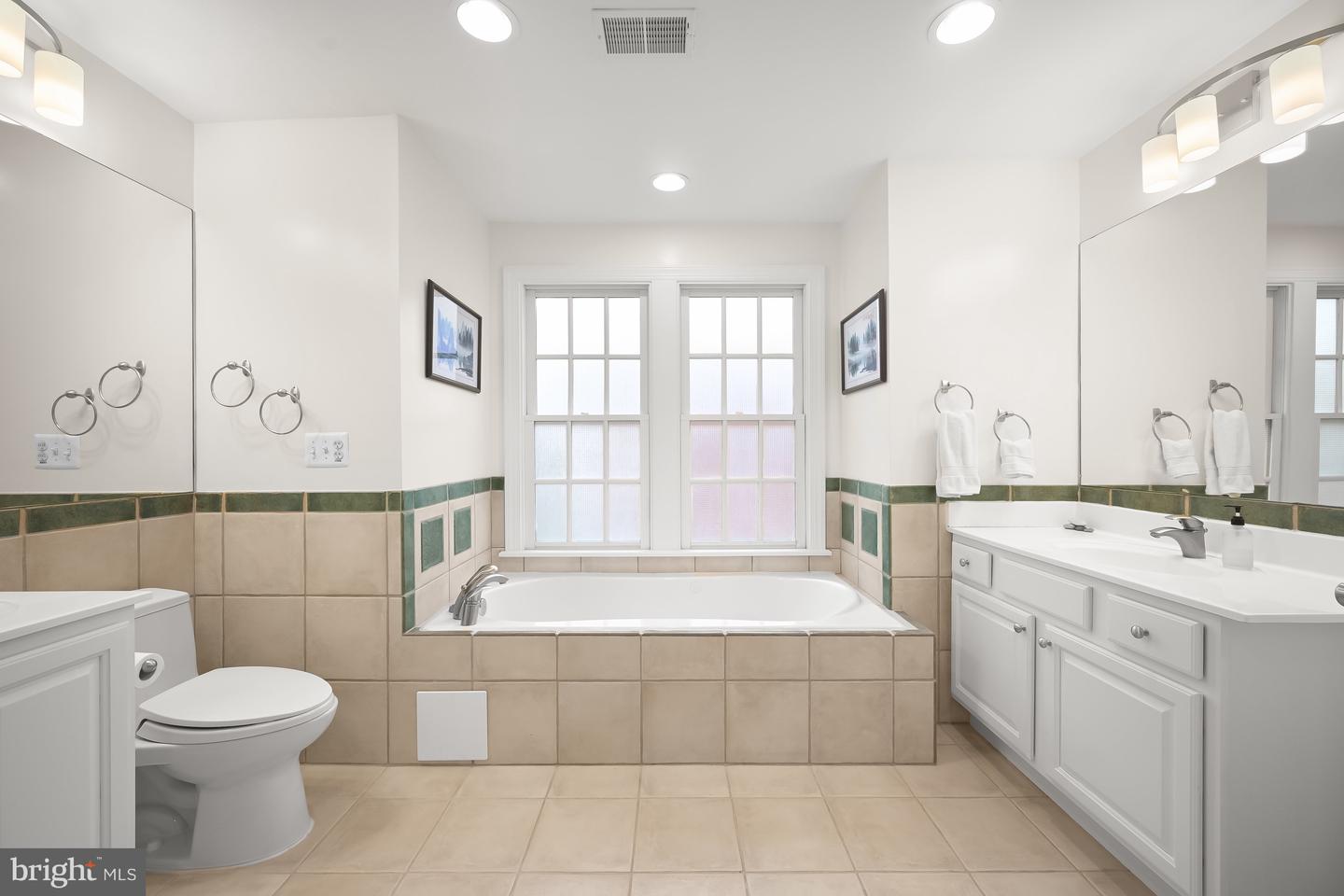 4700 UPTON ST NW #3, WASHINGTON, District Of Columbia 20016, 3 Bedrooms Bedrooms, ,2 BathroomsBathrooms,Residential,For sale,4700 UPTON ST NW #3,DCDC2194466 MLS # DCDC2194466