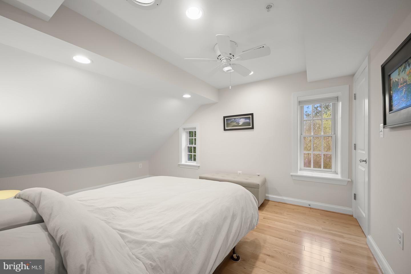 4700 UPTON ST NW #3, WASHINGTON, District Of Columbia 20016, 3 Bedrooms Bedrooms, ,2 BathroomsBathrooms,Residential,For sale,4700 UPTON ST NW #3,DCDC2194466 MLS # DCDC2194466