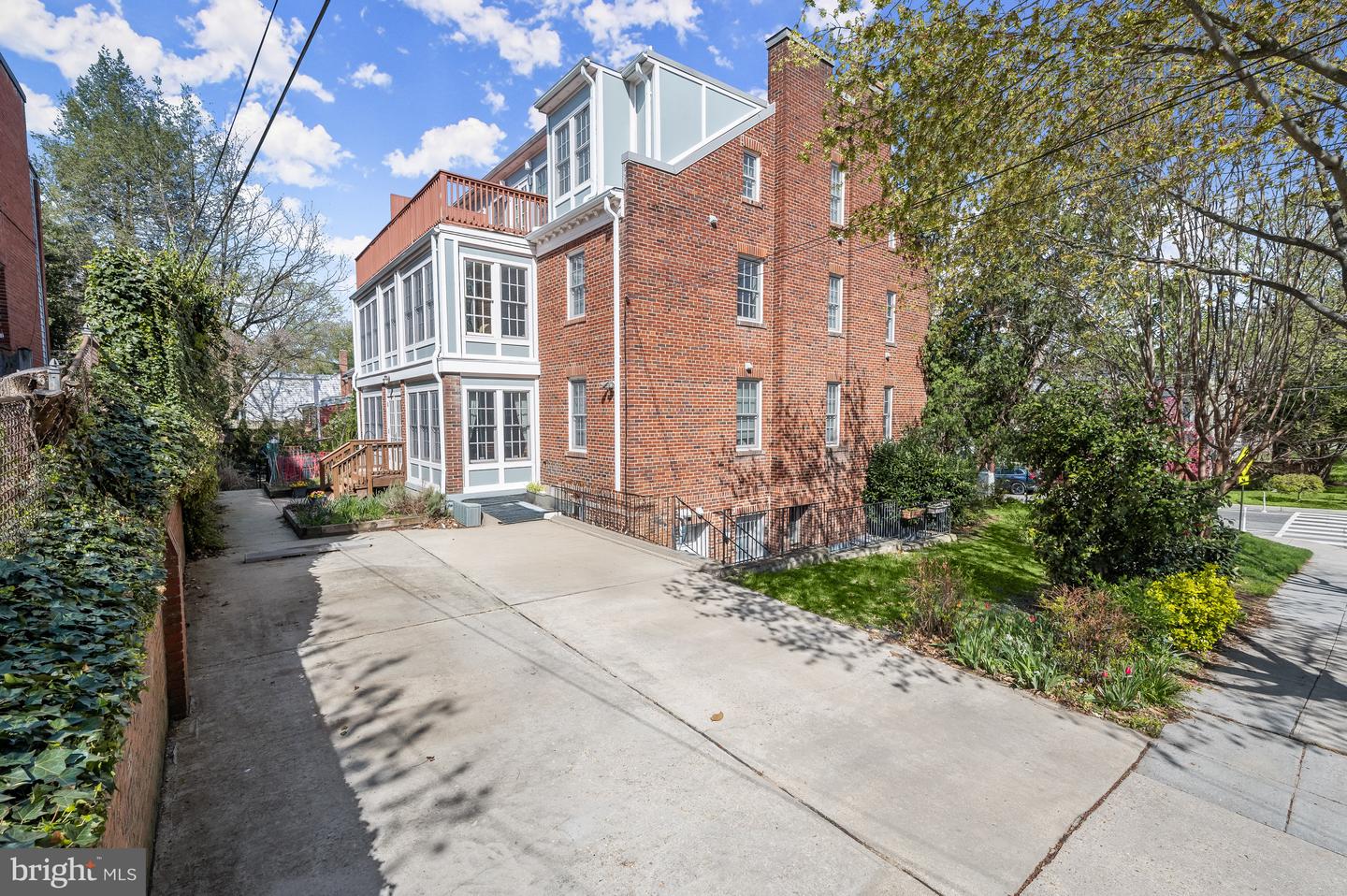 4700 UPTON ST NW #3, WASHINGTON, District Of Columbia 20016, 3 Bedrooms Bedrooms, ,2 BathroomsBathrooms,Residential,For sale,4700 UPTON ST NW #3,DCDC2194466 MLS # DCDC2194466
