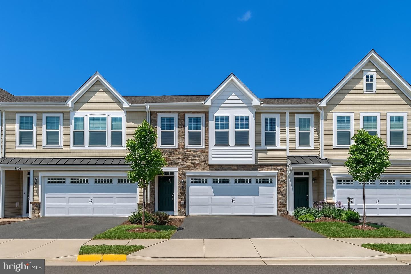 42482 BENFOLD SQ, BRAMBLETON, Virginia 20148, 3 Bedrooms Bedrooms, ,2 BathroomsBathrooms,Residential,For sale,42482 BENFOLD SQ,VALO2093266 MLS # VALO2093266