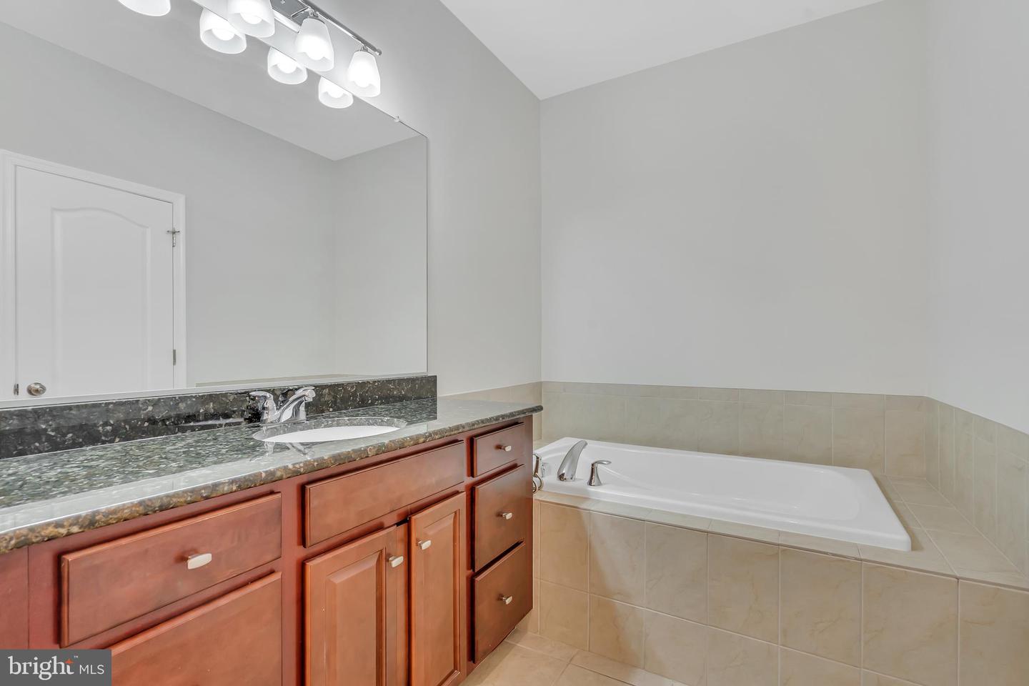 42482 BENFOLD SQ, BRAMBLETON, Virginia 20148, 3 Bedrooms Bedrooms, ,2 BathroomsBathrooms,Residential,For sale,42482 BENFOLD SQ,VALO2093266 MLS # VALO2093266