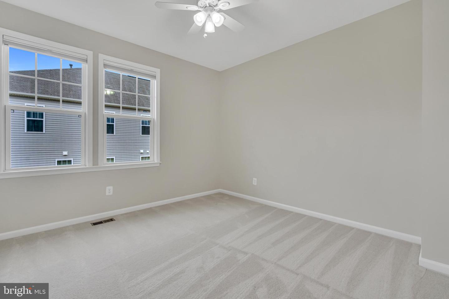 42482 BENFOLD SQ, BRAMBLETON, Virginia 20148, 3 Bedrooms Bedrooms, ,2 BathroomsBathrooms,Residential,For sale,42482 BENFOLD SQ,VALO2093266 MLS # VALO2093266