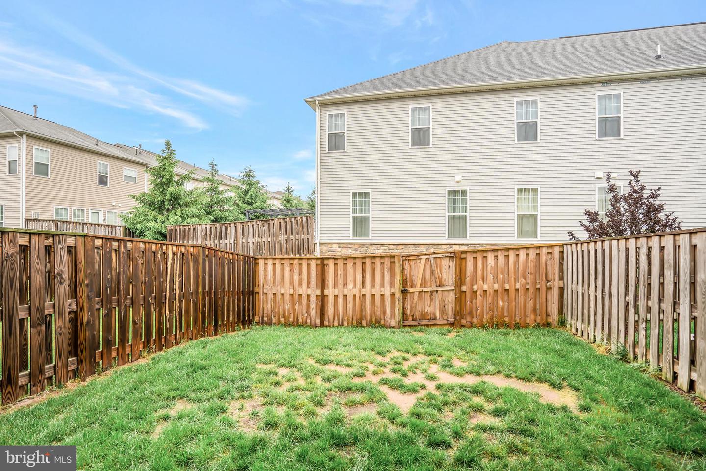 42482 BENFOLD SQ, BRAMBLETON, Virginia 20148, 3 Bedrooms Bedrooms, ,2 BathroomsBathrooms,Residential,For sale,42482 BENFOLD SQ,VALO2093266 MLS # VALO2093266