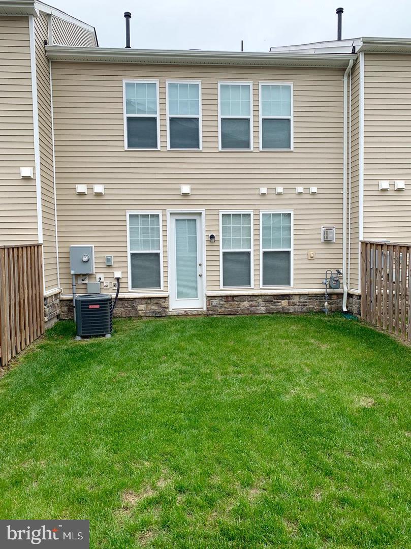 42482 BENFOLD SQ, BRAMBLETON, Virginia 20148, 3 Bedrooms Bedrooms, ,2 BathroomsBathrooms,Residential,For sale,42482 BENFOLD SQ,VALO2093266 MLS # VALO2093266