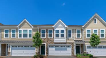42482 BENFOLD SQ, BRAMBLETON, Virginia 20148, 3 Bedrooms Bedrooms, ,2 BathroomsBathrooms,Residential,For sale,42482 BENFOLD SQ,VALO2093266 MLS # VALO2093266
