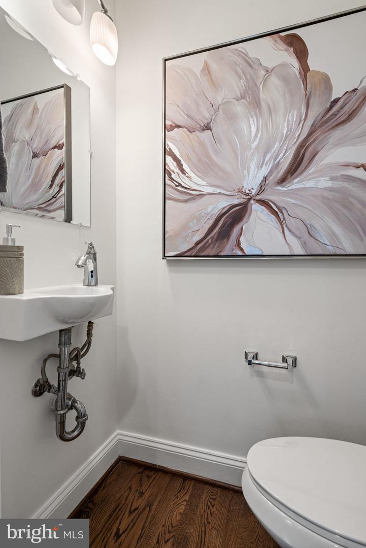 6005 MONTICELLO RD, ALEXANDRIA, Virginia 22303, 3 Bedrooms Bedrooms, ,2 BathroomsBathrooms,Residential,For sale,6005 MONTICELLO RD,VAFX2233252 MLS # VAFX2233252