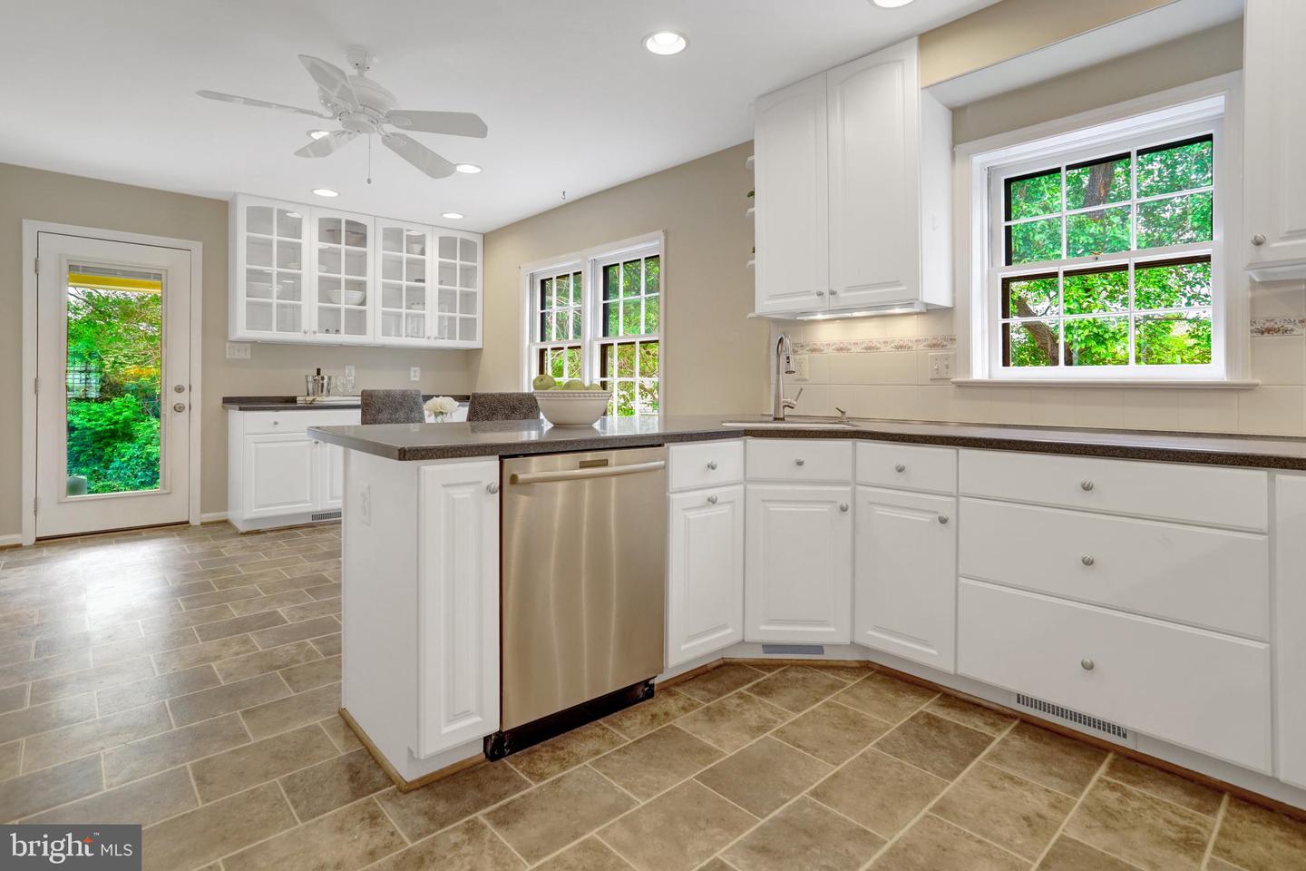 6323 22ND RD N, ARLINGTON, Virginia 22205, 4 Bedrooms Bedrooms, ,3 BathroomsBathrooms,Residential,For sale,6323 22ND RD N,VAAR2055854 MLS # VAAR2055854