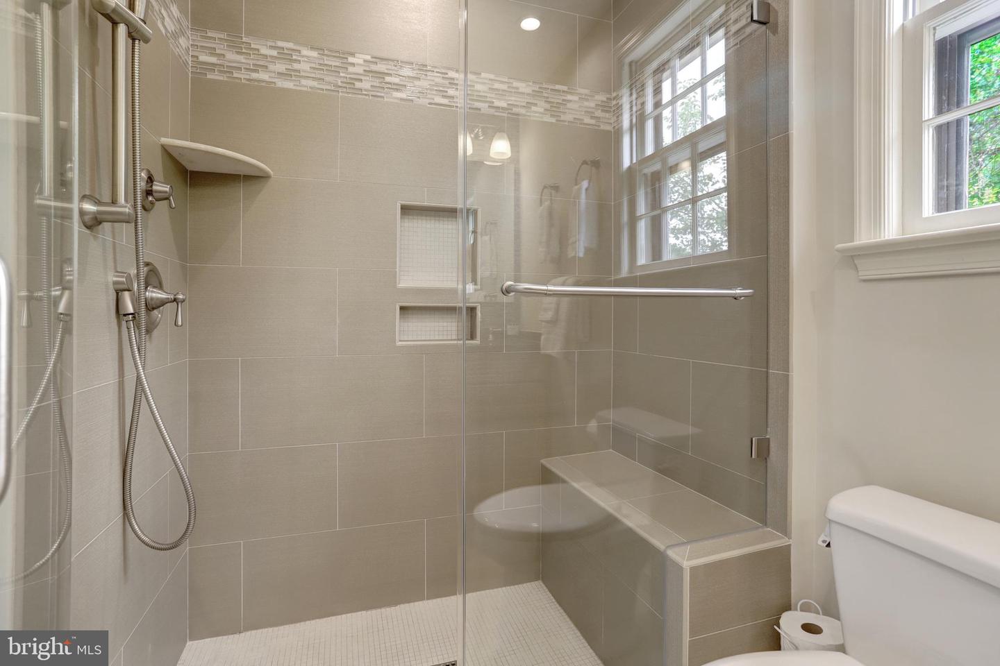 6323 22ND RD N, ARLINGTON, Virginia 22205, 4 Bedrooms Bedrooms, ,3 BathroomsBathrooms,Residential,For sale,6323 22ND RD N,VAAR2055854 MLS # VAAR2055854