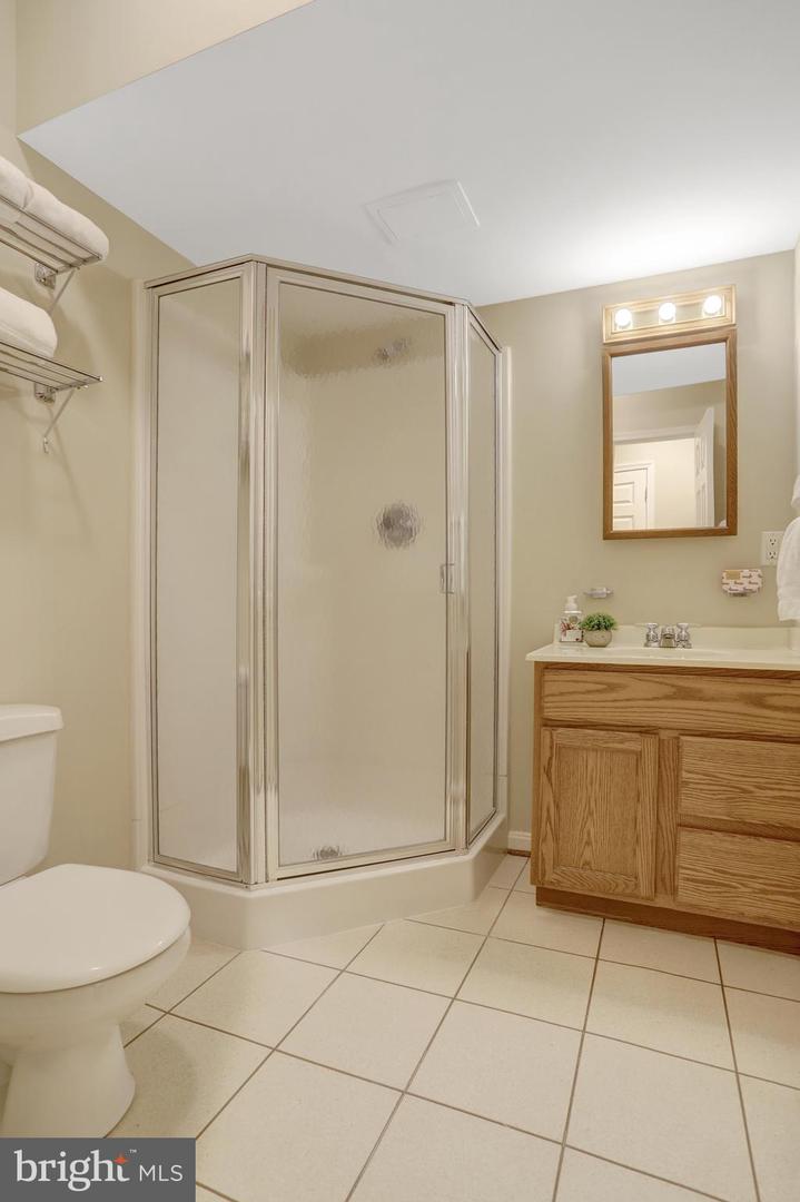 6323 22ND RD N, ARLINGTON, Virginia 22205, 4 Bedrooms Bedrooms, ,3 BathroomsBathrooms,Residential,For sale,6323 22ND RD N,VAAR2055854 MLS # VAAR2055854