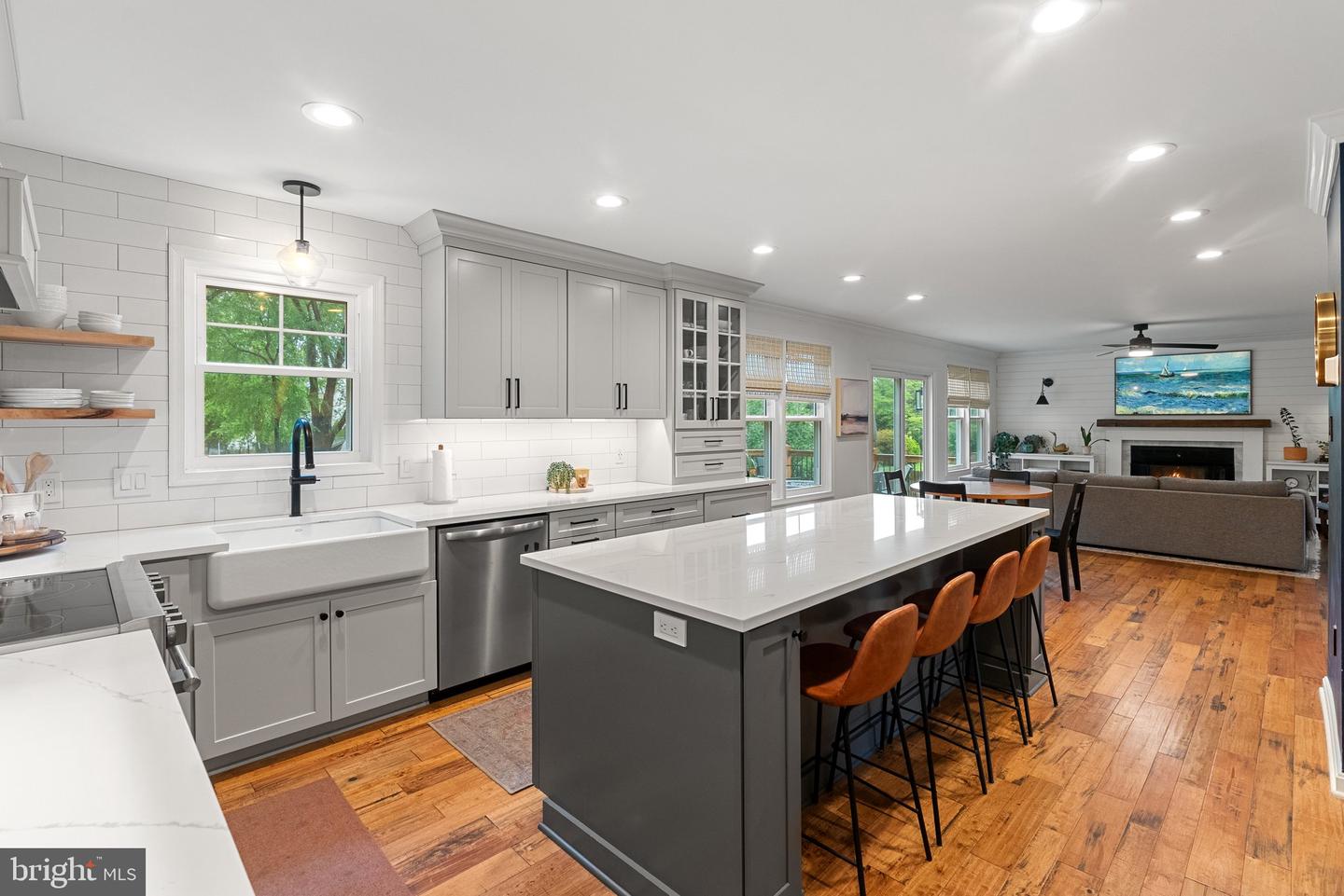 711 W COUNTRY CLUB DR, PURCELLVILLE, Virginia 20132, 4 Bedrooms Bedrooms, ,3 BathroomsBathrooms,Residential,For sale,711 W COUNTRY CLUB DR,VALO2093556 MLS # VALO2093556