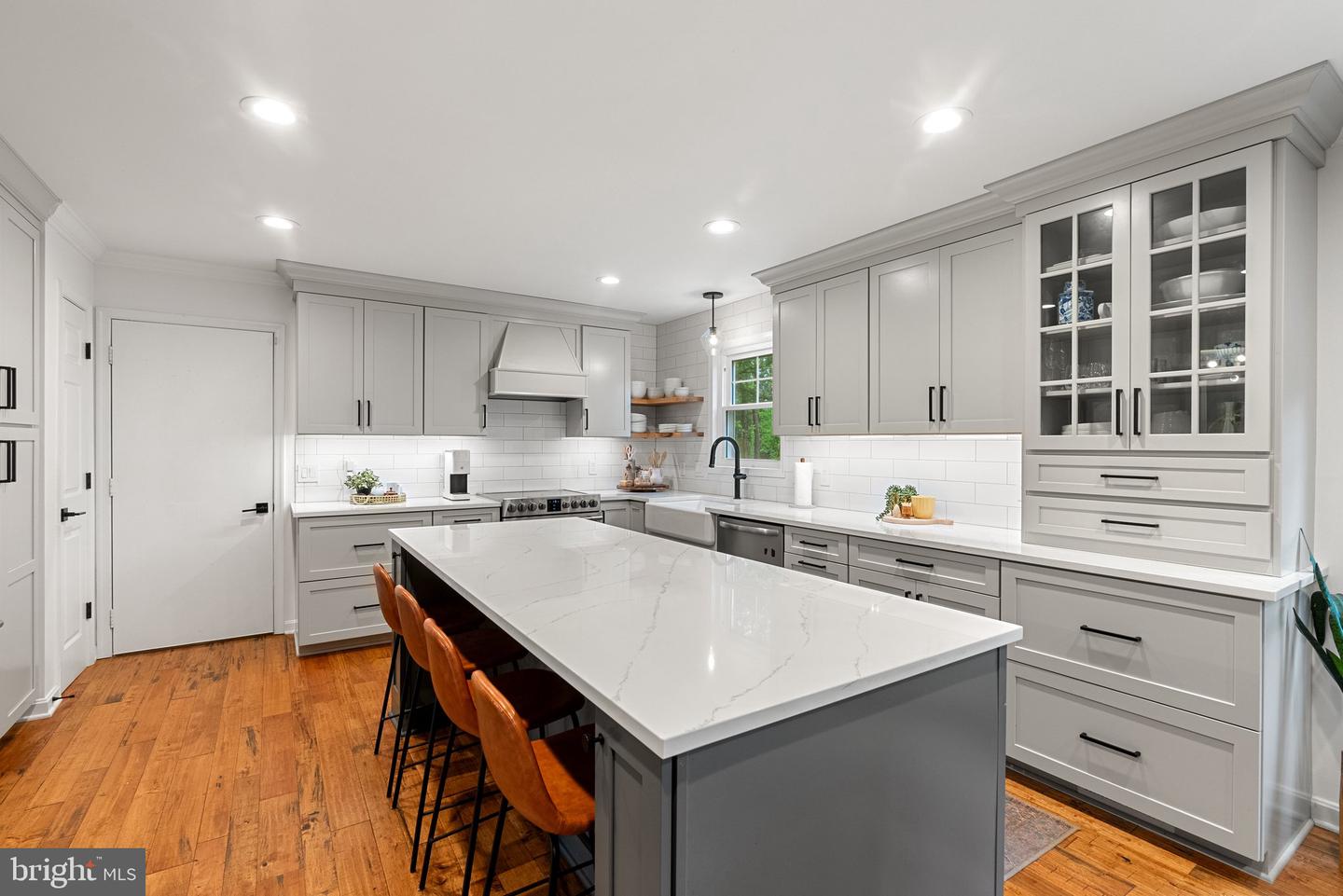 711 W COUNTRY CLUB DR, PURCELLVILLE, Virginia 20132, 4 Bedrooms Bedrooms, ,3 BathroomsBathrooms,Residential,For sale,711 W COUNTRY CLUB DR,VALO2093556 MLS # VALO2093556