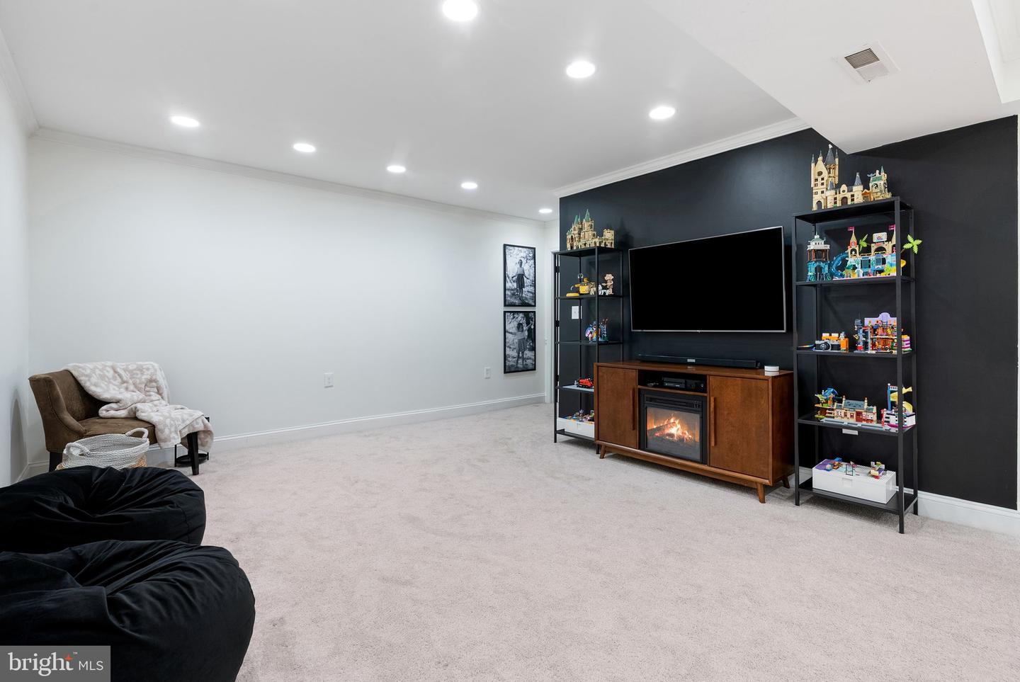 711 W COUNTRY CLUB DR, PURCELLVILLE, Virginia 20132, 4 Bedrooms Bedrooms, ,3 BathroomsBathrooms,Residential,For sale,711 W COUNTRY CLUB DR,VALO2093556 MLS # VALO2093556