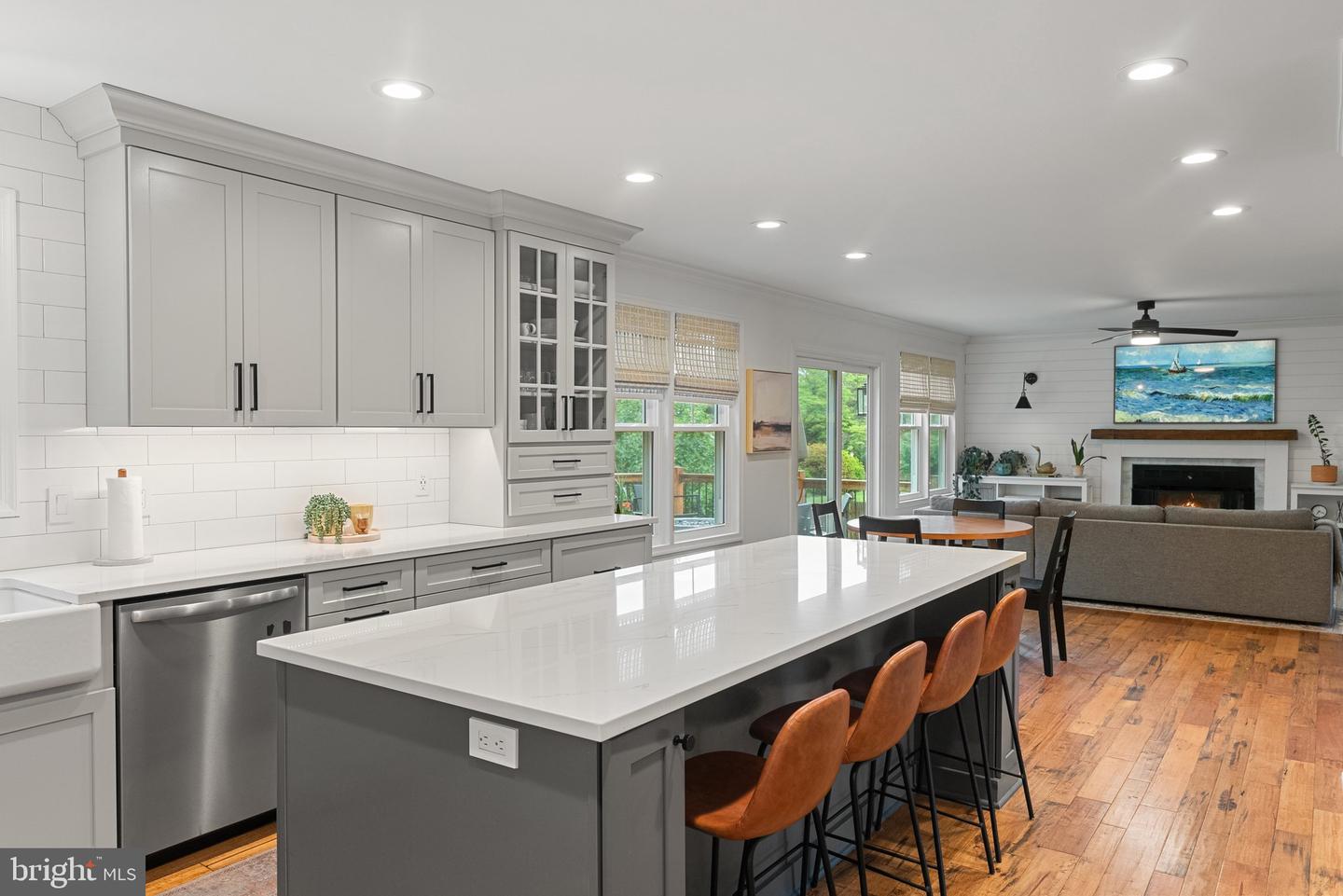 711 W COUNTRY CLUB DR, PURCELLVILLE, Virginia 20132, 4 Bedrooms Bedrooms, ,3 BathroomsBathrooms,Residential,For sale,711 W COUNTRY CLUB DR,VALO2093556 MLS # VALO2093556