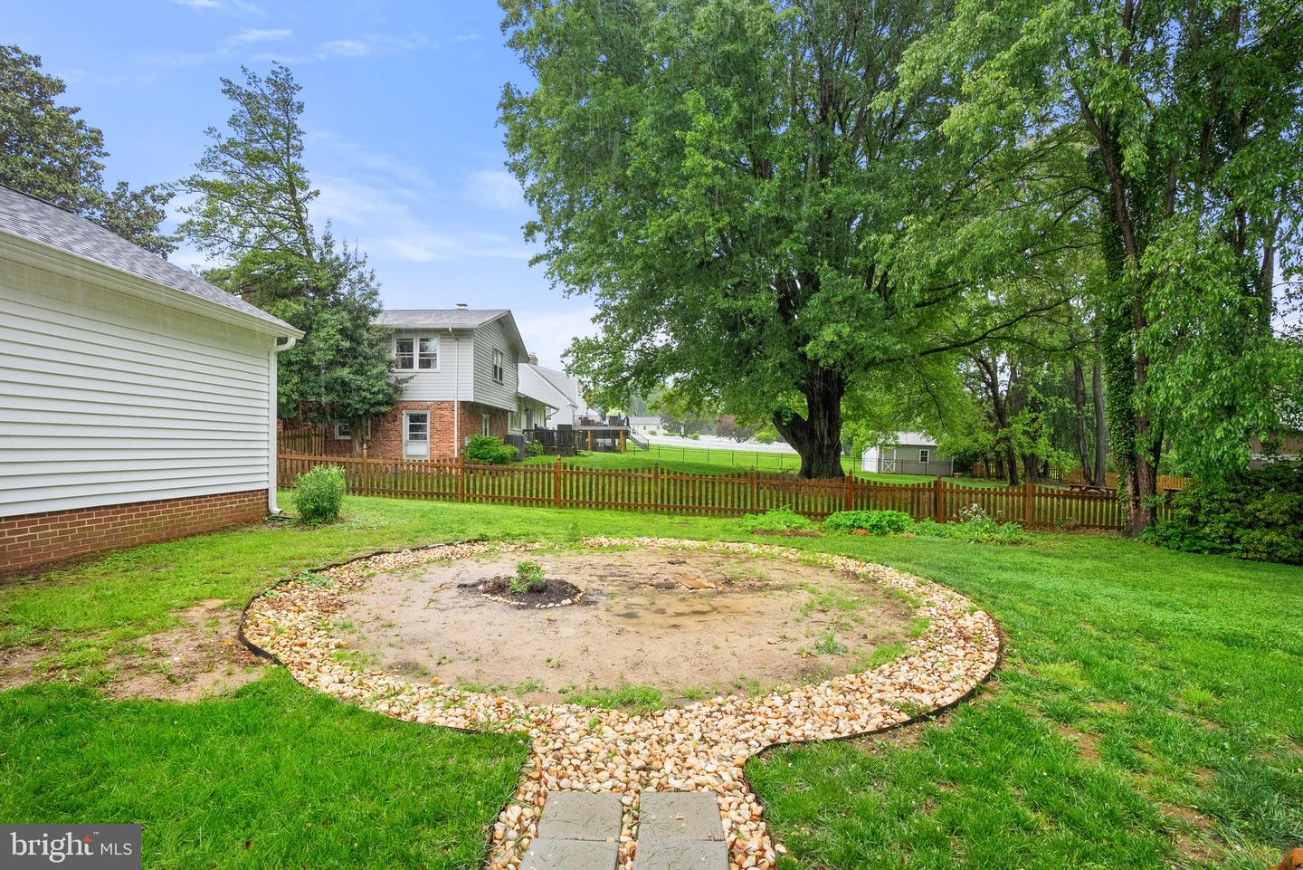 711 W COUNTRY CLUB DR, PURCELLVILLE, Virginia 20132, 4 Bedrooms Bedrooms, ,3 BathroomsBathrooms,Residential,For sale,711 W COUNTRY CLUB DR,VALO2093556 MLS # VALO2093556