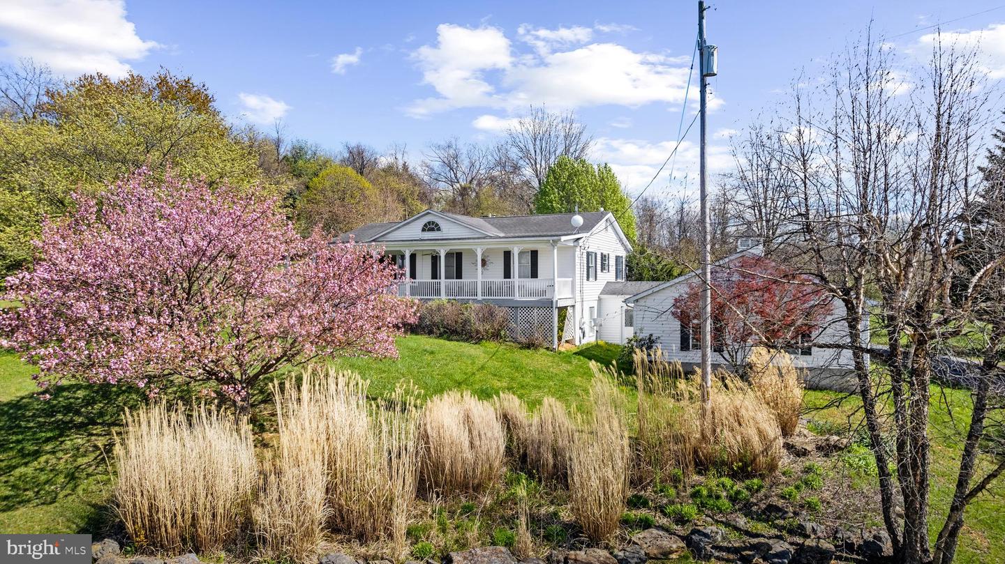 1049 LAUREL GROVE RD, WINCHESTER, Virginia 22602, 3 Bedrooms Bedrooms, ,3 BathroomsBathrooms,Residential,For sale,1049 LAUREL GROVE RD,VAFV2033382 MLS # VAFV2033382