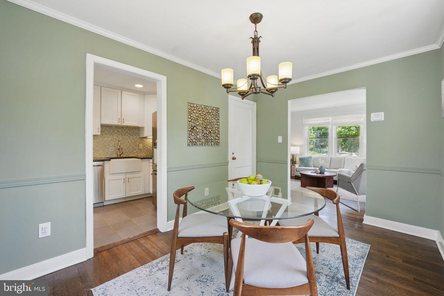 2926 STUART DR, FALLS CHURCH, Virginia 22042, 3 Bedrooms Bedrooms, ,3 BathroomsBathrooms,Residential,For sale,2926 STUART DR,VAFX2233474 MLS # VAFX2233474