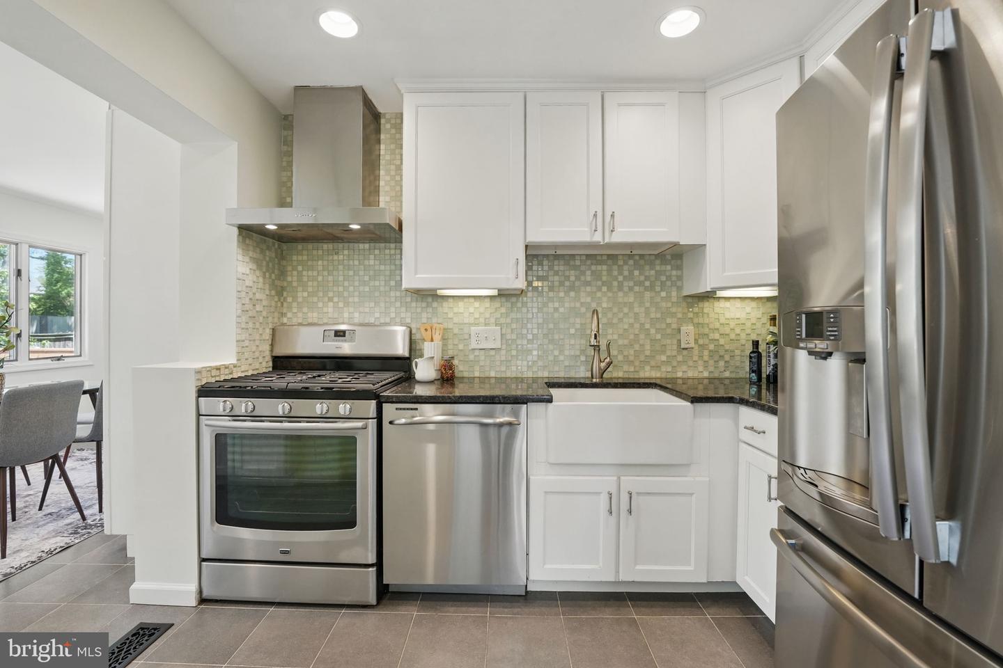2926 STUART DR, FALLS CHURCH, Virginia 22042, 3 Bedrooms Bedrooms, ,3 BathroomsBathrooms,Residential,For sale,2926 STUART DR,VAFX2233474 MLS # VAFX2233474