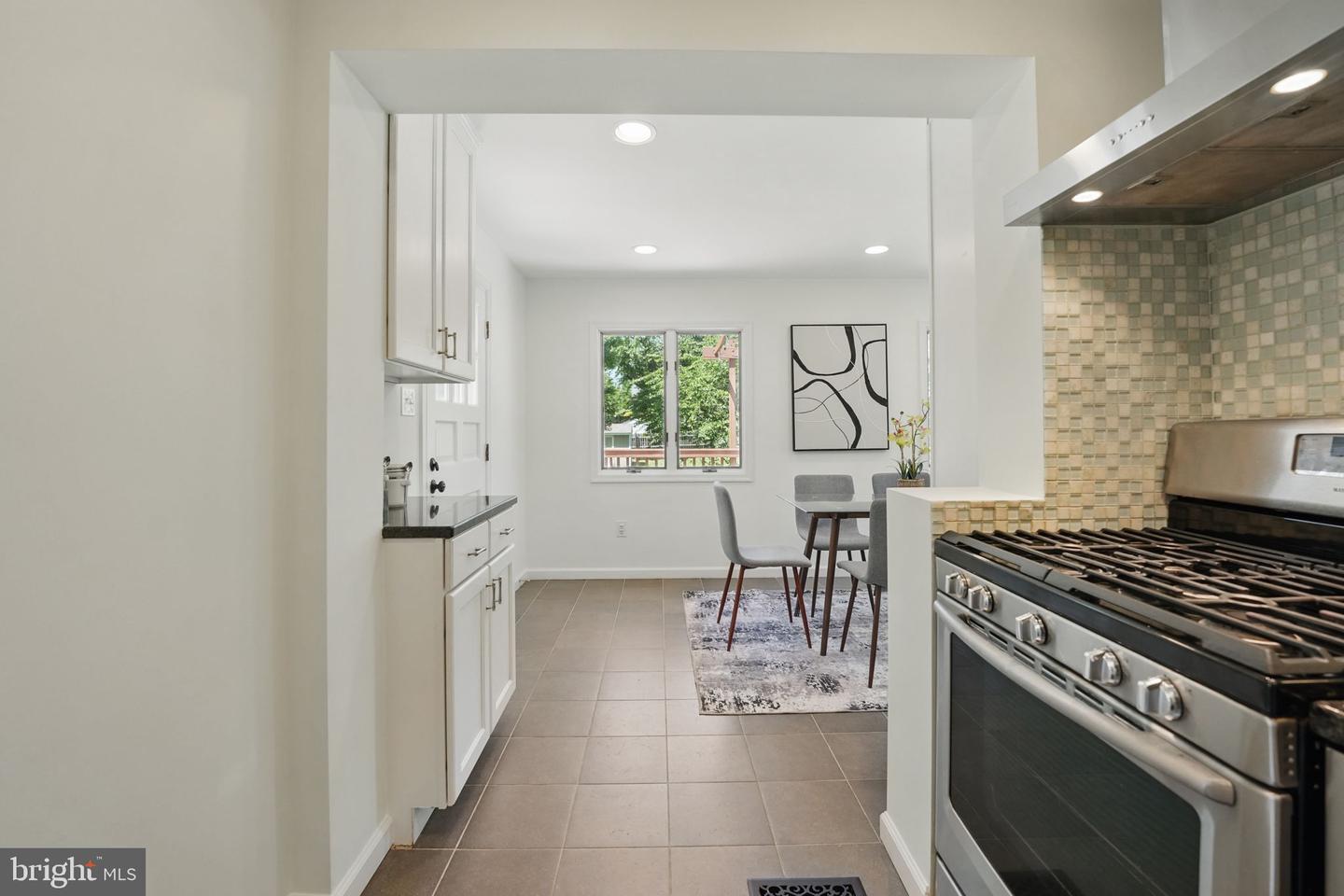2926 STUART DR, FALLS CHURCH, Virginia 22042, 3 Bedrooms Bedrooms, ,3 BathroomsBathrooms,Residential,For sale,2926 STUART DR,VAFX2233474 MLS # VAFX2233474