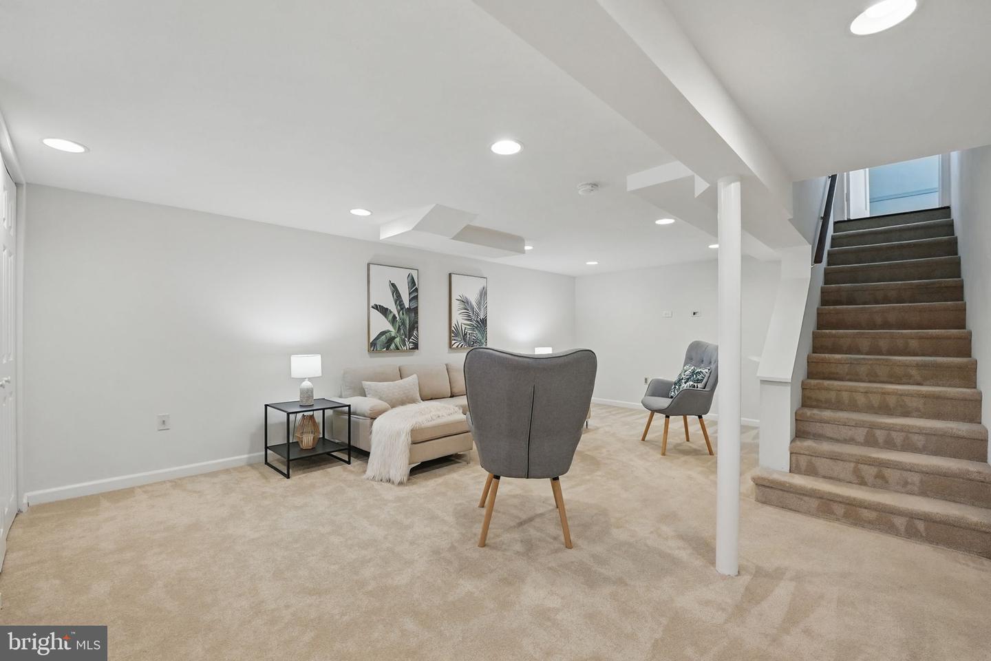 2926 STUART DR, FALLS CHURCH, Virginia 22042, 3 Bedrooms Bedrooms, ,3 BathroomsBathrooms,Residential,For sale,2926 STUART DR,VAFX2233474 MLS # VAFX2233474