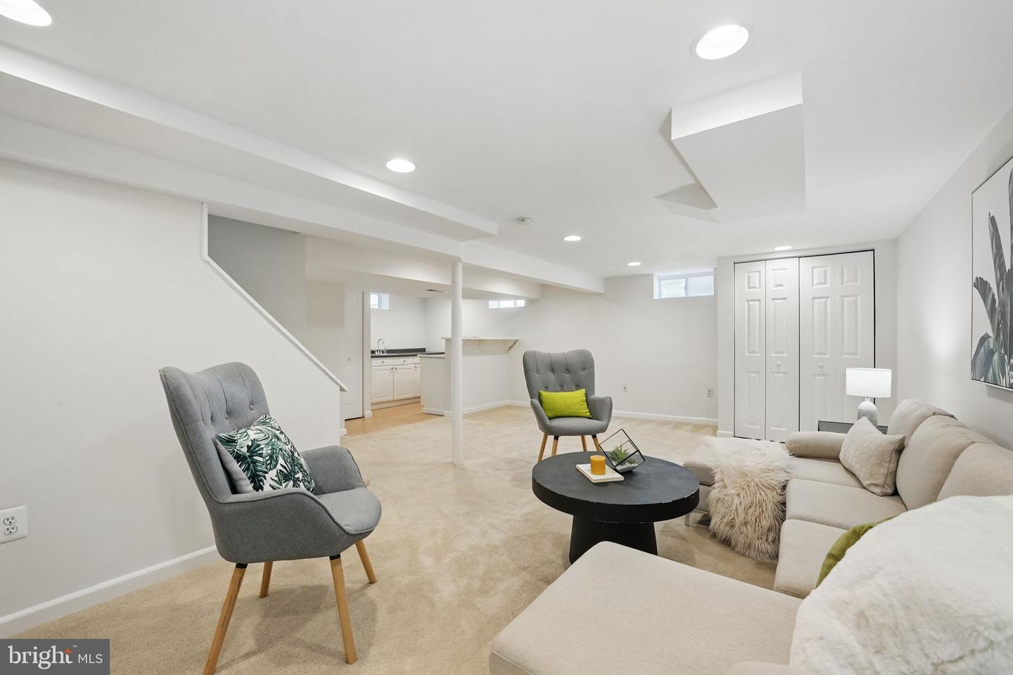 2926 STUART DR, FALLS CHURCH, Virginia 22042, 3 Bedrooms Bedrooms, ,3 BathroomsBathrooms,Residential,For sale,2926 STUART DR,VAFX2233474 MLS # VAFX2233474