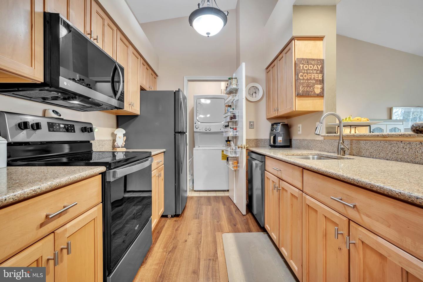 7716 LAFAYETTE FOREST DR #167, ANNANDALE, Virginia 22003, 2 Bedrooms Bedrooms, ,2 BathroomsBathrooms,Residential,For sale,7716 LAFAYETTE FOREST DR #167,VAFX2233646 MLS # VAFX2233646