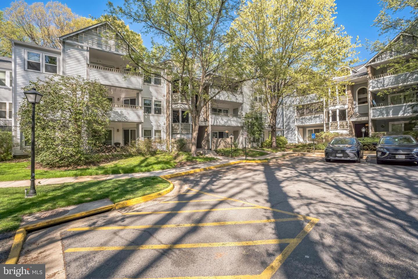 7716 LAFAYETTE FOREST DR #167, ANNANDALE, Virginia 22003, 2 Bedrooms Bedrooms, ,2 BathroomsBathrooms,Residential,For sale,7716 LAFAYETTE FOREST DR #167,VAFX2233646 MLS # VAFX2233646