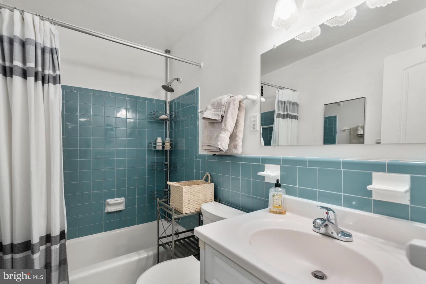 200 N MAPLE AVE #407, FALLS CHURCH, Virginia 22046, 2 Bedrooms Bedrooms, ,1 BathroomBathrooms,Residential,For sale,200 N MAPLE AVE #407,VAFA2002904 MLS # VAFA2002904