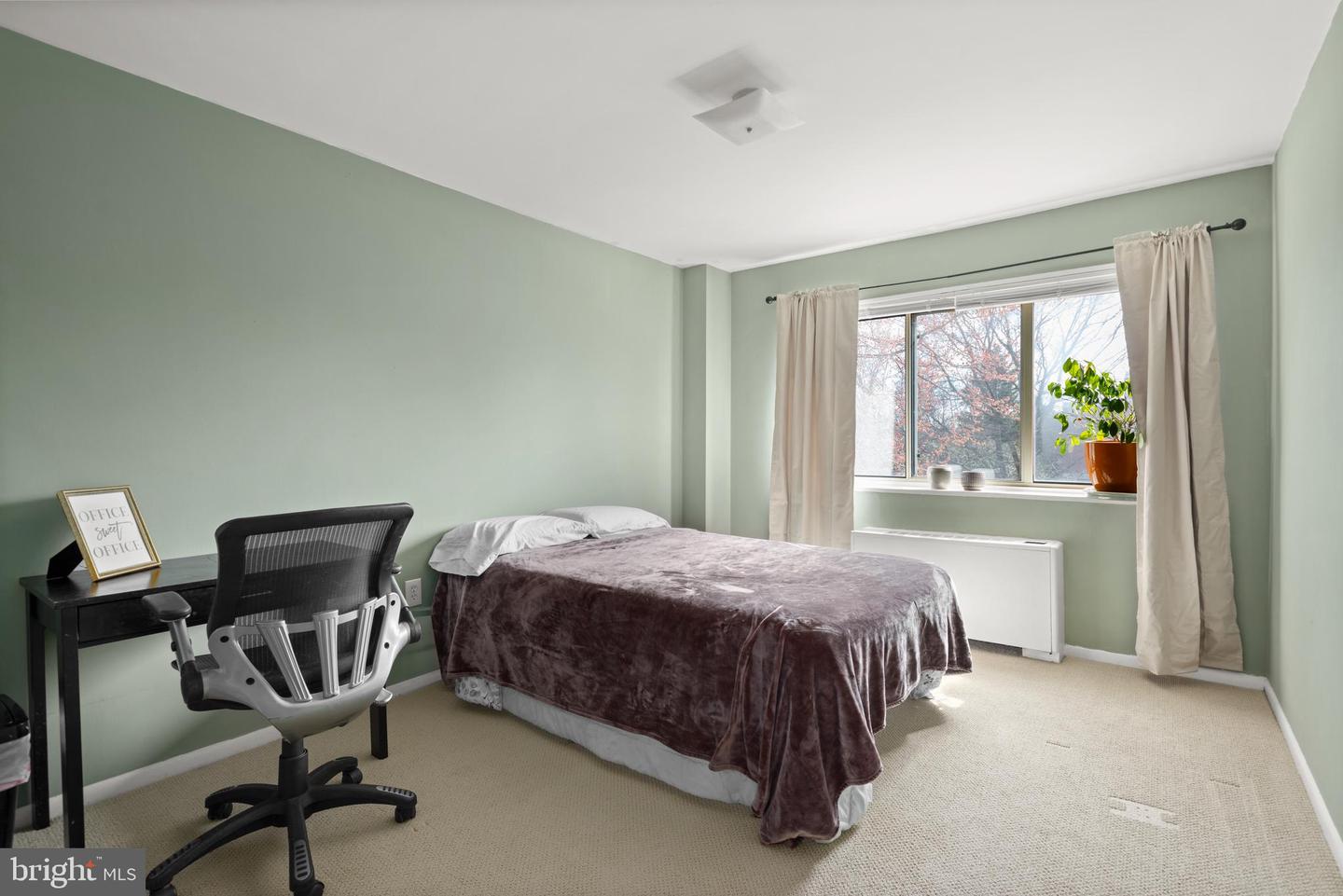200 N MAPLE AVE #407, FALLS CHURCH, Virginia 22046, 2 Bedrooms Bedrooms, ,1 BathroomBathrooms,Residential,For sale,200 N MAPLE AVE #407,VAFA2002904 MLS # VAFA2002904