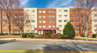 200 N MAPLE AVE #407, FALLS CHURCH, Virginia 22046, 2 Bedrooms Bedrooms, ,1 BathroomBathrooms,Residential,For sale,200 N MAPLE AVE #407,VAFA2002904 MLS # VAFA2002904