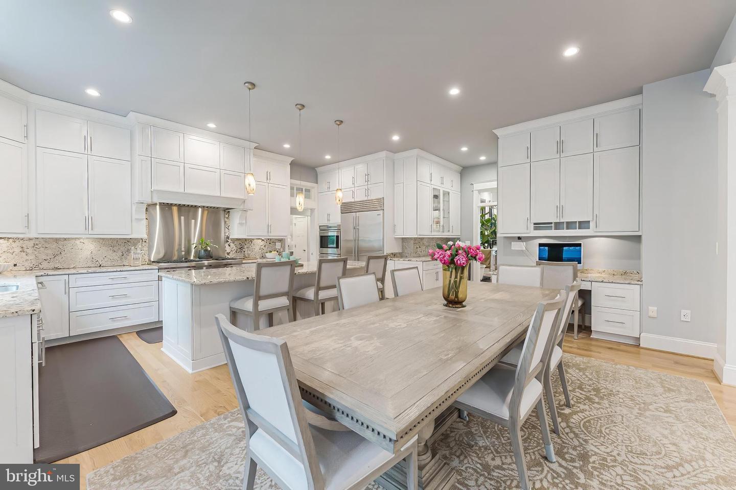 620 N LINCOLN ST, ARLINGTON, Virginia 22201, 6 Bedrooms Bedrooms, ,6 BathroomsBathrooms,Residential,For sale,620 N LINCOLN ST,VAAR2055994 MLS # VAAR2055994