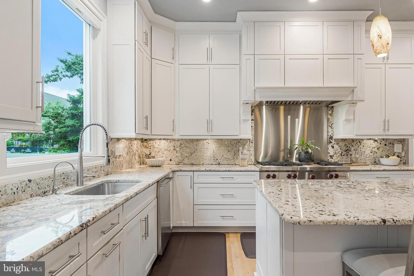 620 N LINCOLN ST, ARLINGTON, Virginia 22201, 6 Bedrooms Bedrooms, ,6 BathroomsBathrooms,Residential,For sale,620 N LINCOLN ST,VAAR2055994 MLS # VAAR2055994