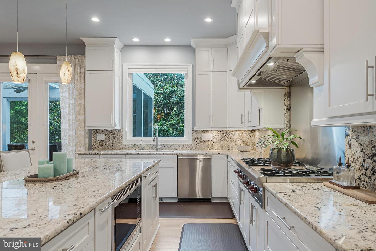 620 N LINCOLN ST, ARLINGTON, Virginia 22201, 6 Bedrooms Bedrooms, ,6 BathroomsBathrooms,Residential,For sale,620 N LINCOLN ST,VAAR2055994 MLS # VAAR2055994