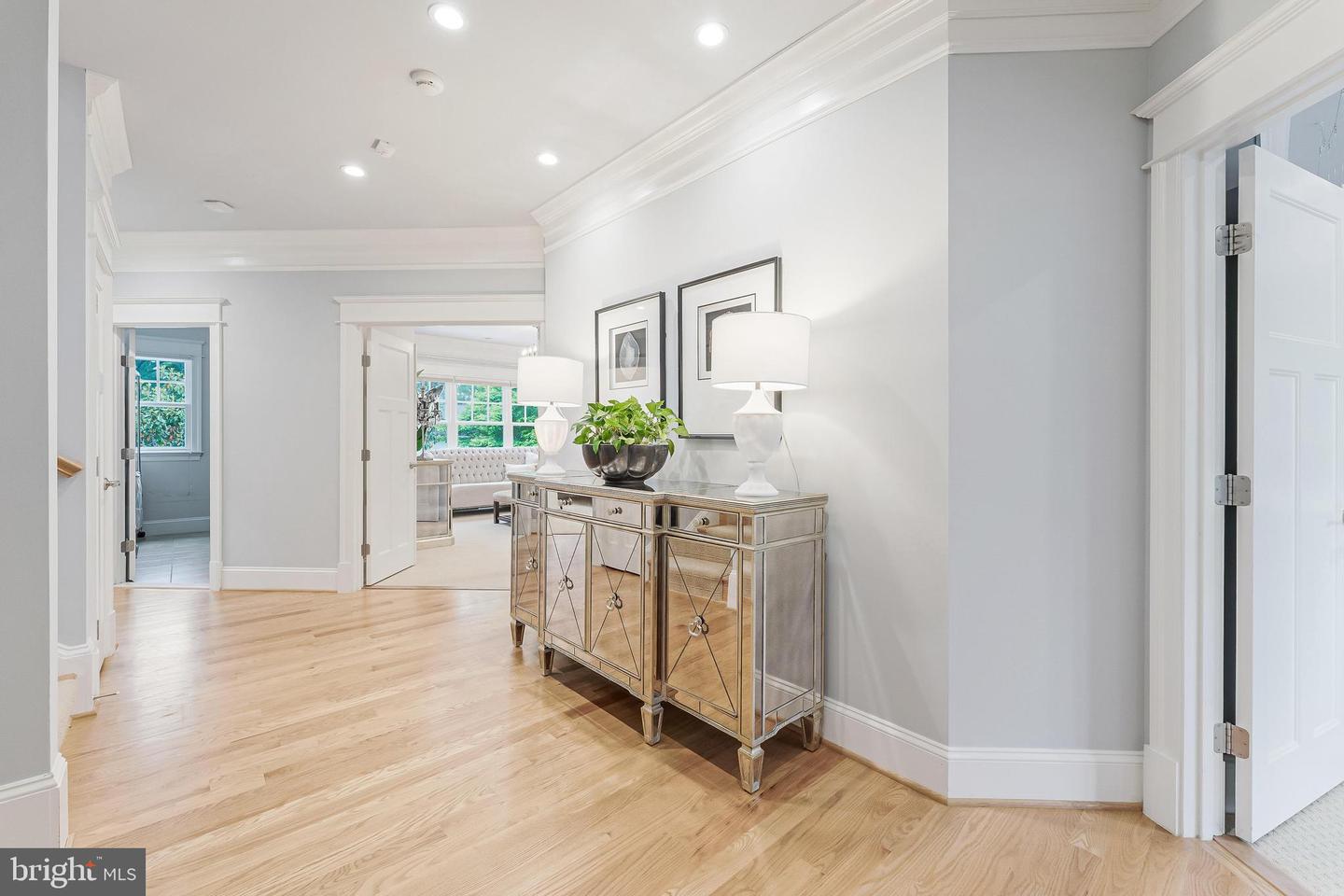 620 N LINCOLN ST, ARLINGTON, Virginia 22201, 6 Bedrooms Bedrooms, ,6 BathroomsBathrooms,Residential,For sale,620 N LINCOLN ST,VAAR2055994 MLS # VAAR2055994