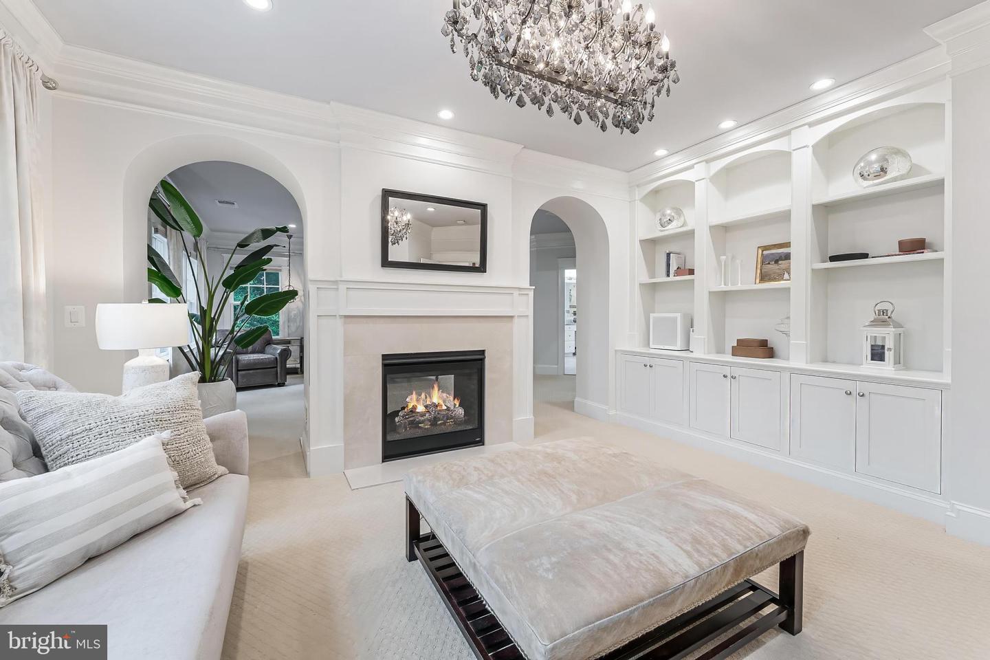 620 N LINCOLN ST, ARLINGTON, Virginia 22201, 6 Bedrooms Bedrooms, ,6 BathroomsBathrooms,Residential,For sale,620 N LINCOLN ST,VAAR2055994 MLS # VAAR2055994
