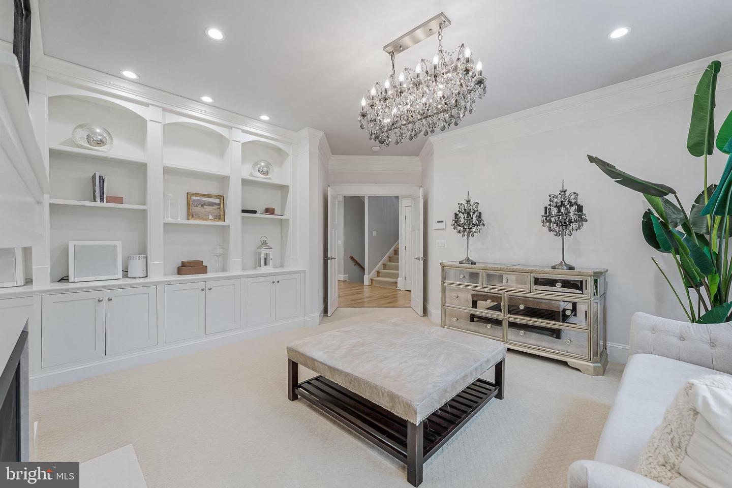 620 N LINCOLN ST, ARLINGTON, Virginia 22201, 6 Bedrooms Bedrooms, ,6 BathroomsBathrooms,Residential,For sale,620 N LINCOLN ST,VAAR2055994 MLS # VAAR2055994