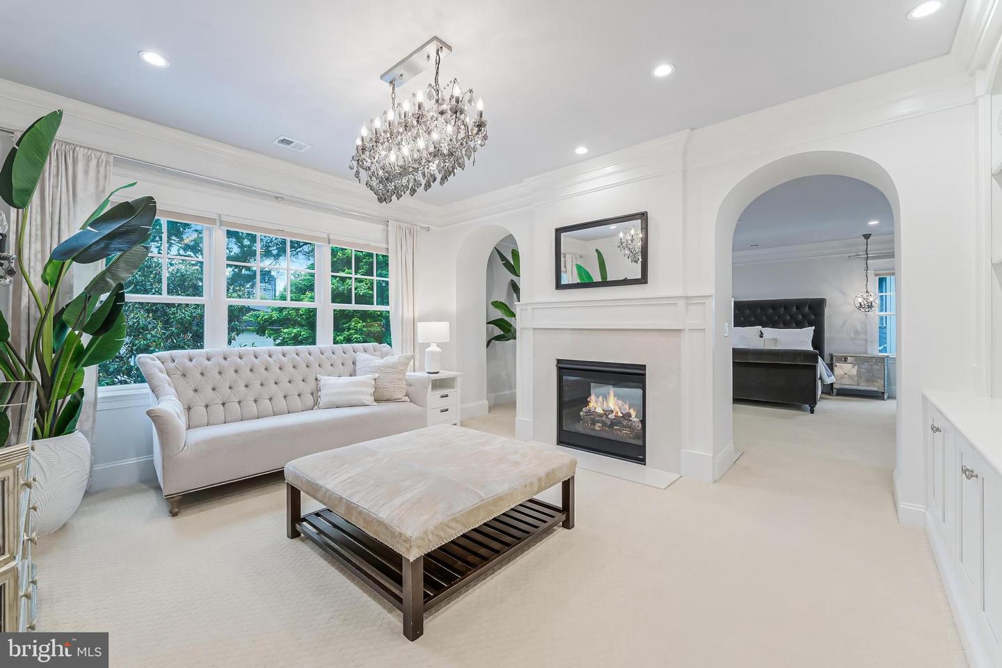 620 N LINCOLN ST, ARLINGTON, Virginia 22201, 6 Bedrooms Bedrooms, ,6 BathroomsBathrooms,Residential,For sale,620 N LINCOLN ST,VAAR2055994 MLS # VAAR2055994