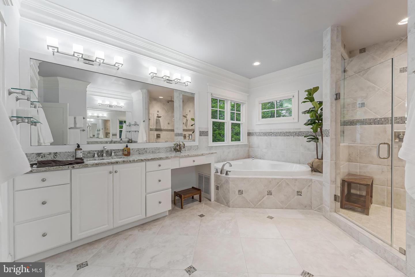 620 N LINCOLN ST, ARLINGTON, Virginia 22201, 6 Bedrooms Bedrooms, ,6 BathroomsBathrooms,Residential,For sale,620 N LINCOLN ST,VAAR2055994 MLS # VAAR2055994
