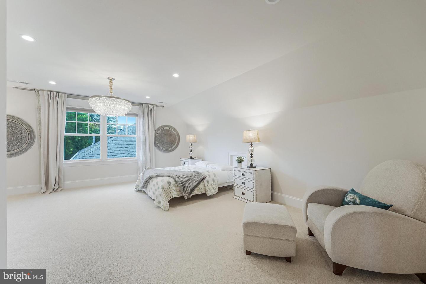 620 N LINCOLN ST, ARLINGTON, Virginia 22201, 6 Bedrooms Bedrooms, ,6 BathroomsBathrooms,Residential,For sale,620 N LINCOLN ST,VAAR2055994 MLS # VAAR2055994