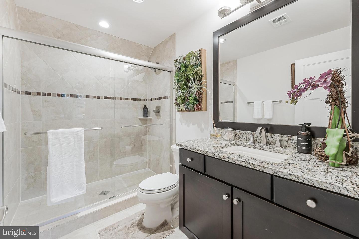 620 N LINCOLN ST, ARLINGTON, Virginia 22201, 6 Bedrooms Bedrooms, ,6 BathroomsBathrooms,Residential,For sale,620 N LINCOLN ST,VAAR2055994 MLS # VAAR2055994